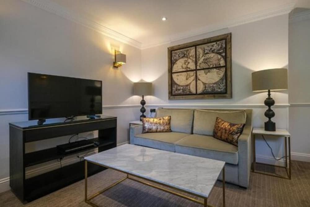 Collingham Serviced Apartments 19