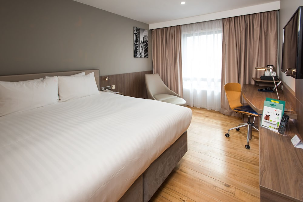 Holiday Inn London - West 10