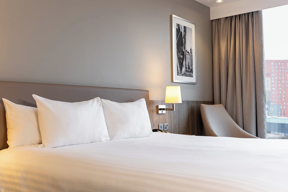 Holiday Inn London - West 20