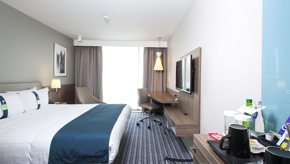 Holiday Inn London - West 3