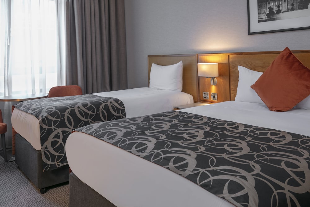 The Crown London Hotel 17