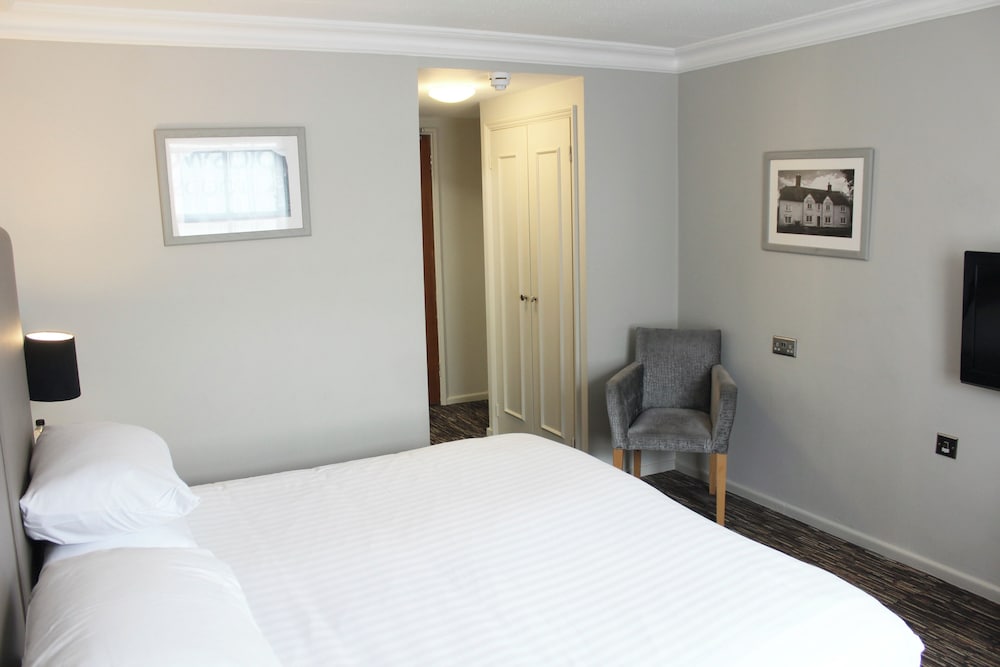 The Saracens Head 9