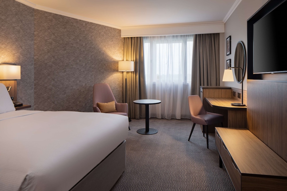 DoubleTree by Hilton Hotel Dartford Bridge 9
