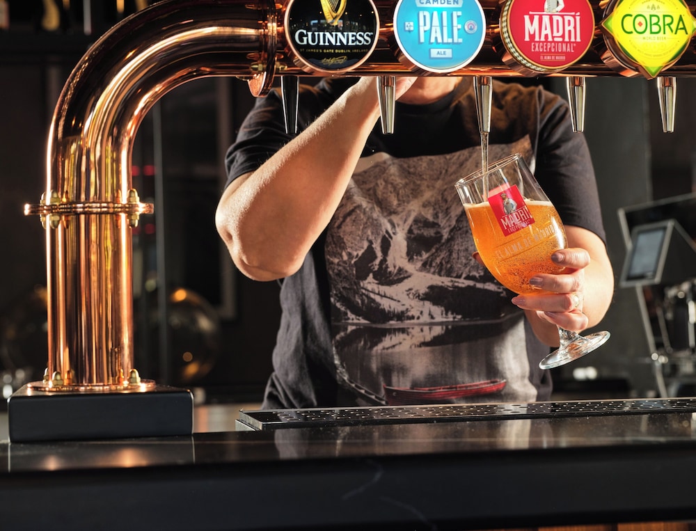 Radisson Red London Gatwick Airport 15