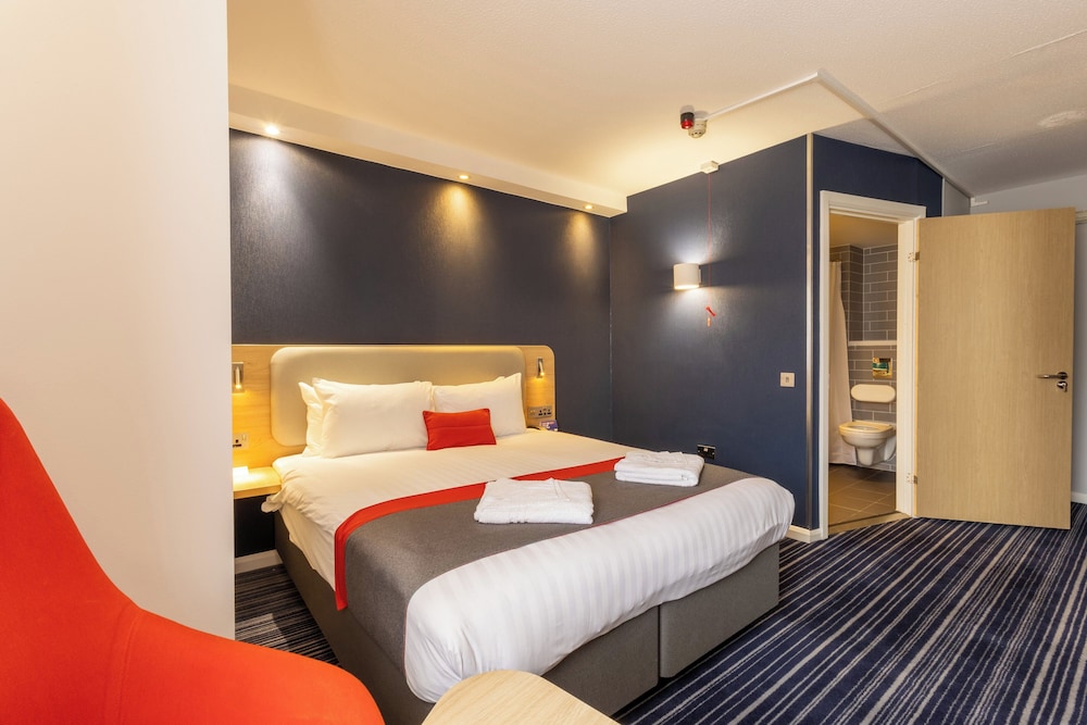 Holiday Inn Express London - Croydon 4