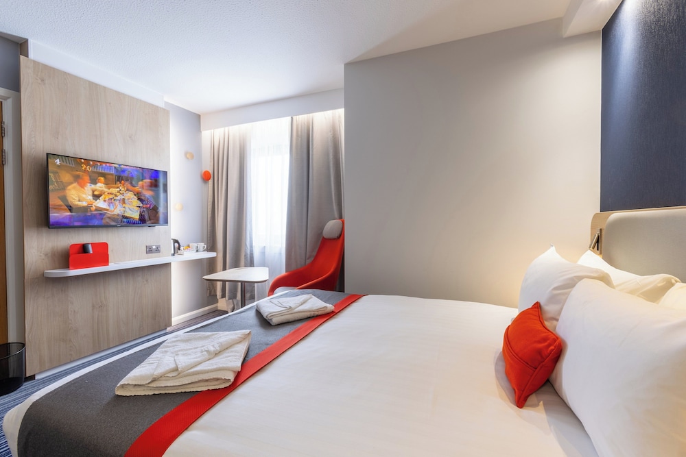 Holiday Inn Express London - Croydon 5