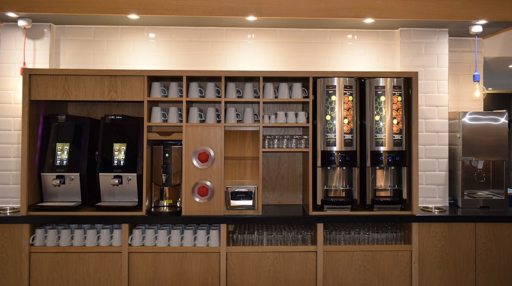 Holiday Inn Express London - Croydon 15