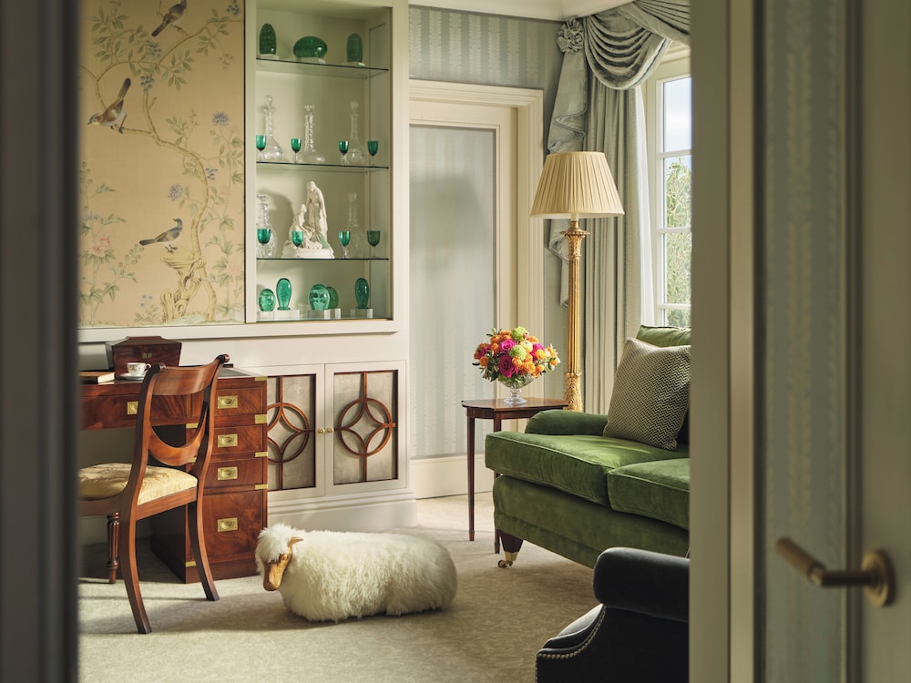 The Goring 16