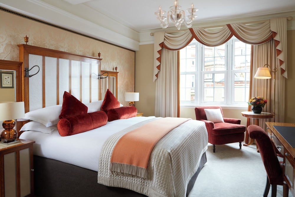 The Goring 19