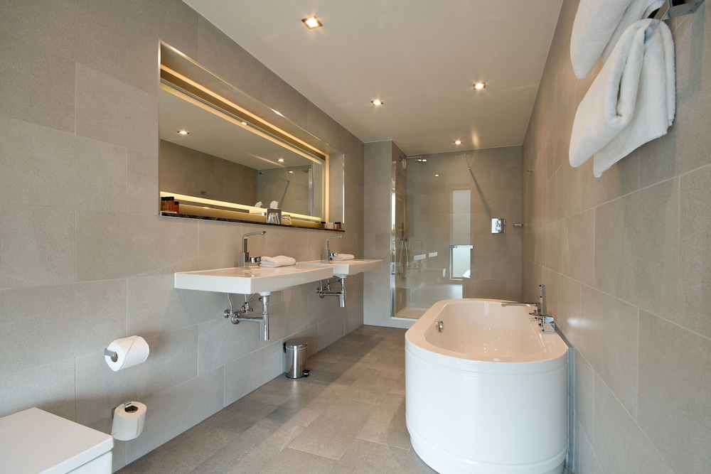 Clayton Hotel Chiswick 14