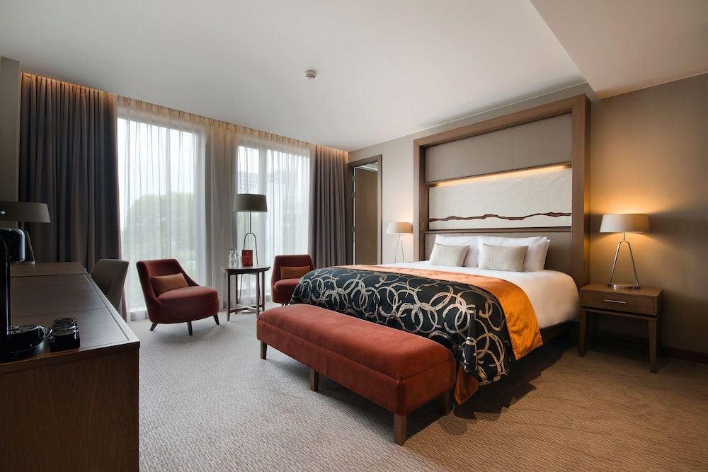 Clayton Hotel Chiswick 11