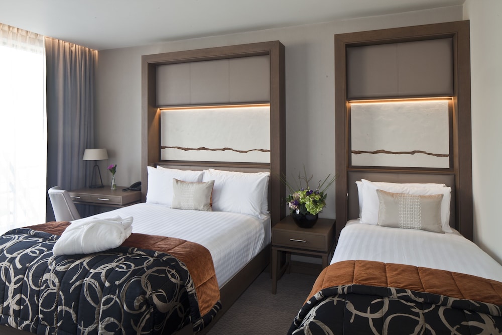 Clayton Hotel Chiswick 13