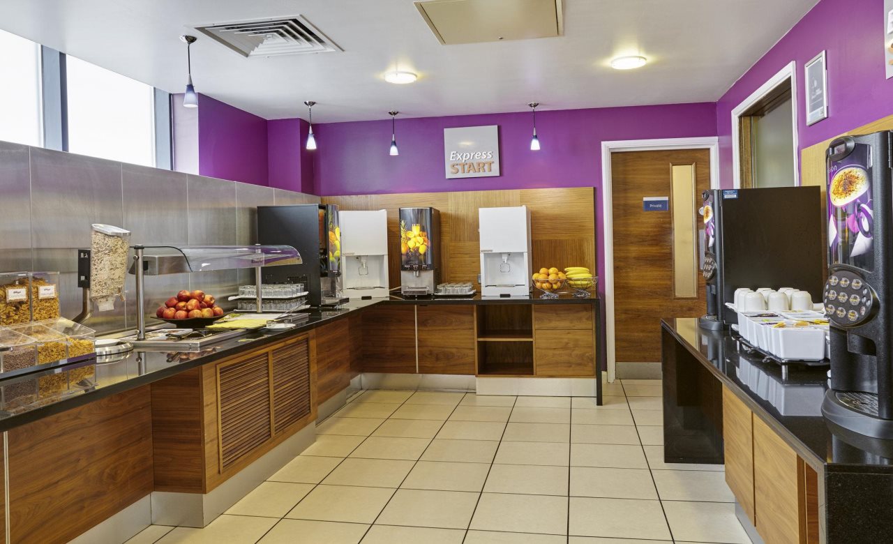 Premier Inn London Ilford Newbury Park Hotel 8