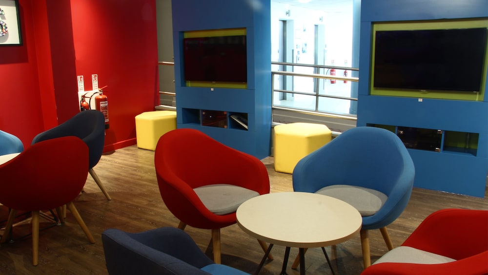 Holiday Inn Express London - Stansted Airport 16