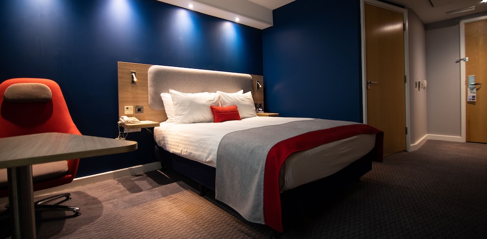 Holiday Inn Express London - Stansted Airport 4