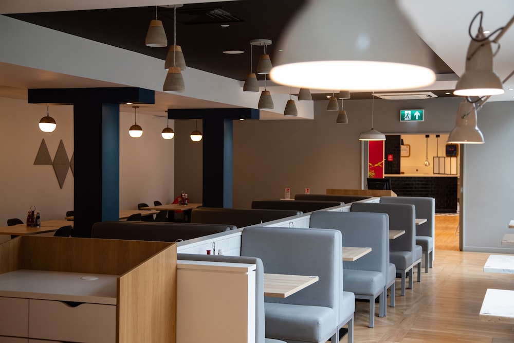 Holiday Inn Express London - Stansted Airport 23