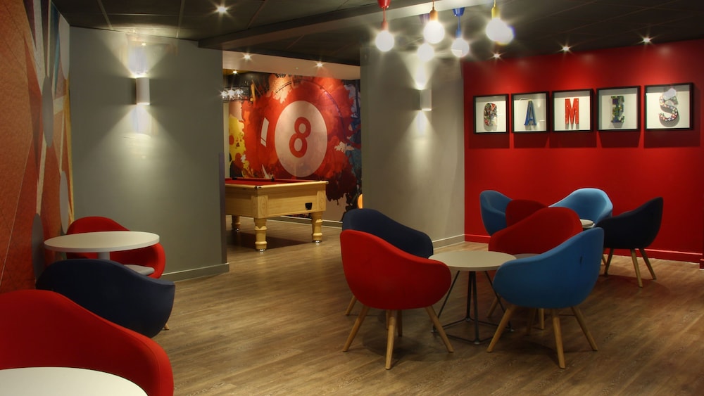 Holiday Inn Express London - Stansted Airport 17