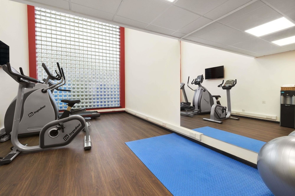 Ramada by Wyndham Oxford 16