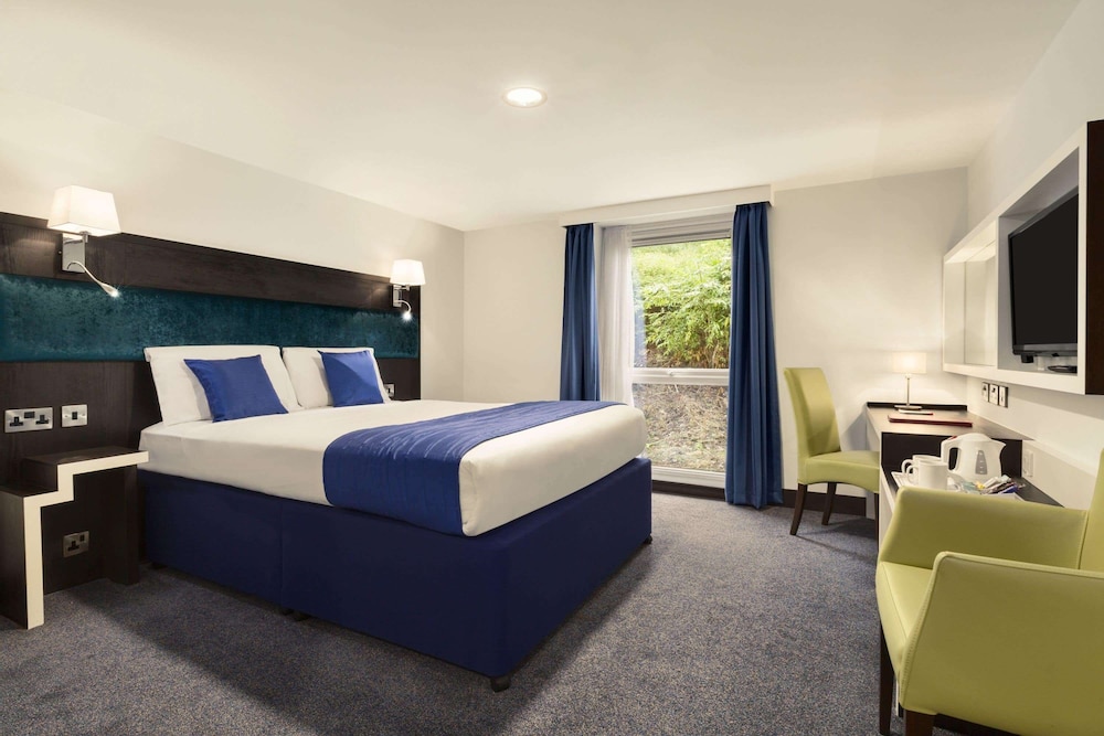 Ramada by Wyndham Oxford 12