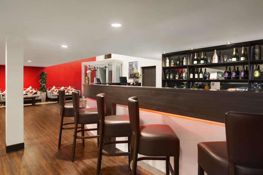 Ramada by Wyndham Oxford 22