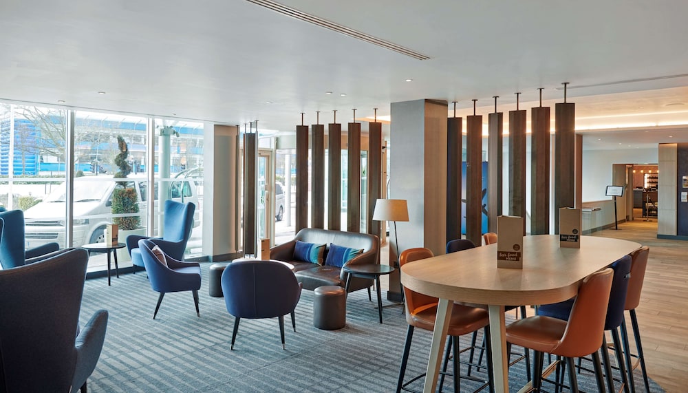 Hyatt Place London Heathrow Airport 3