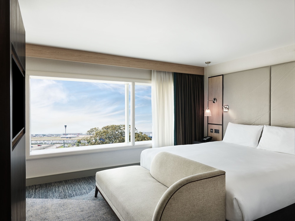 Hyatt Place London Heathrow Airport 16