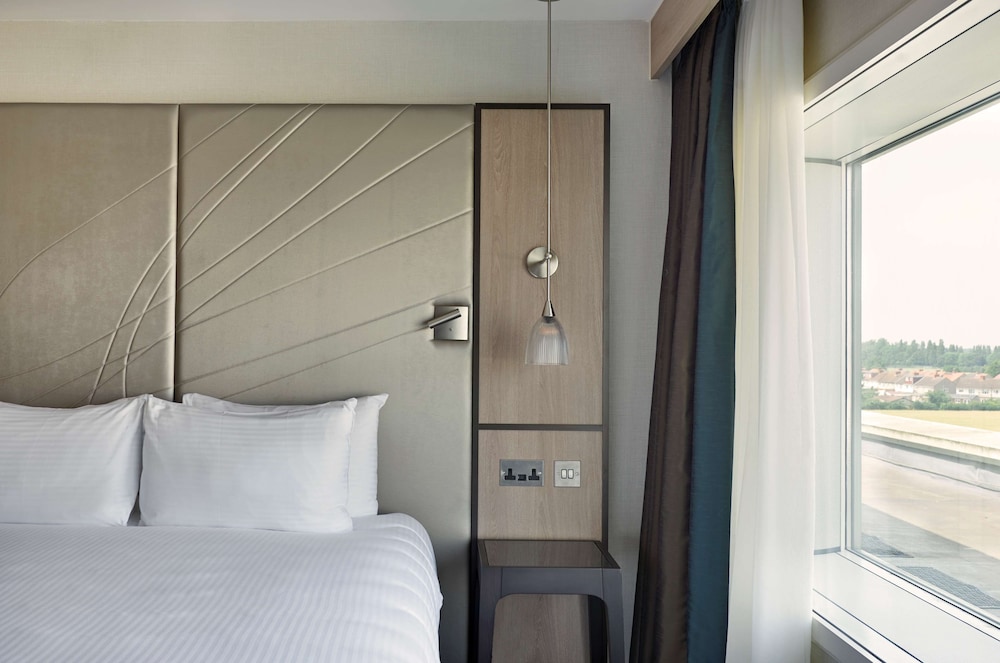 Hyatt Place London Heathrow Airport 13