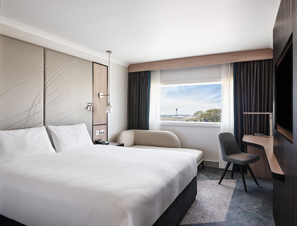 Hyatt Place London Heathrow Airport 22