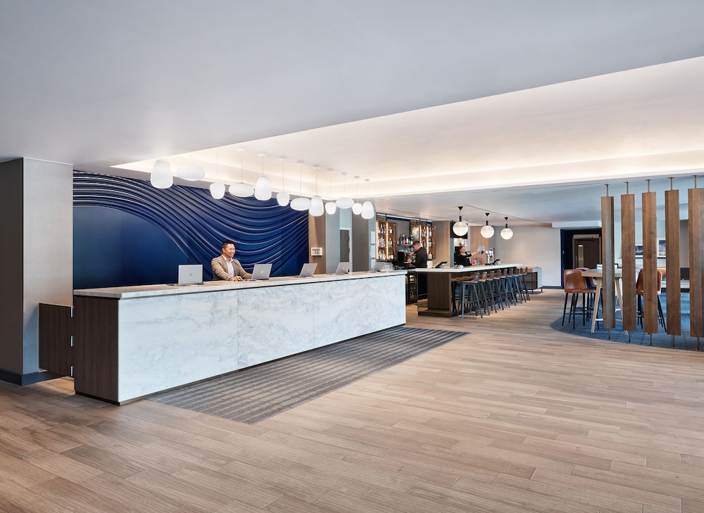Hyatt Place London Heathrow Airport 11