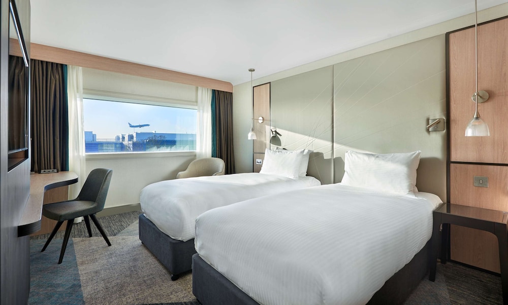 Hyatt Place London Heathrow Airport 1