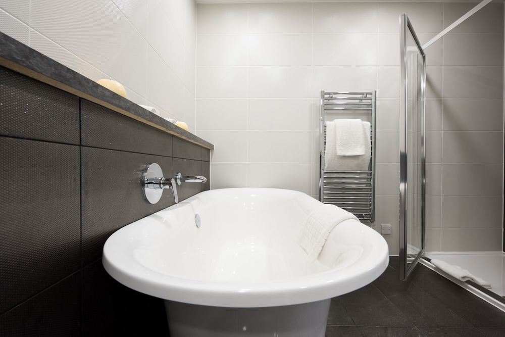 The Bromley Court Hotel 7