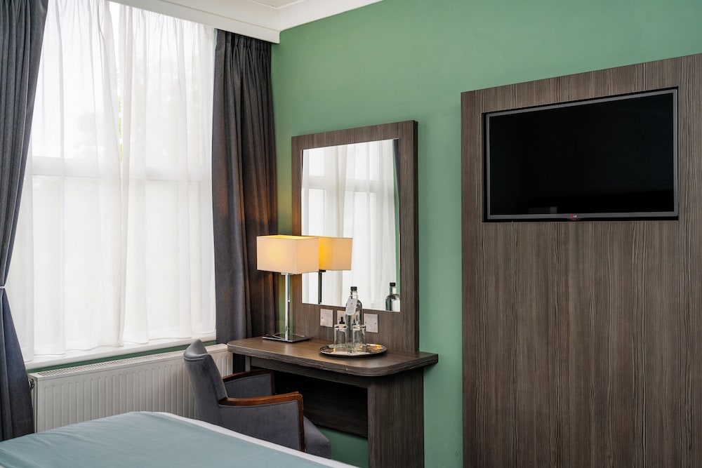 The Bromley Court Hotel 11
