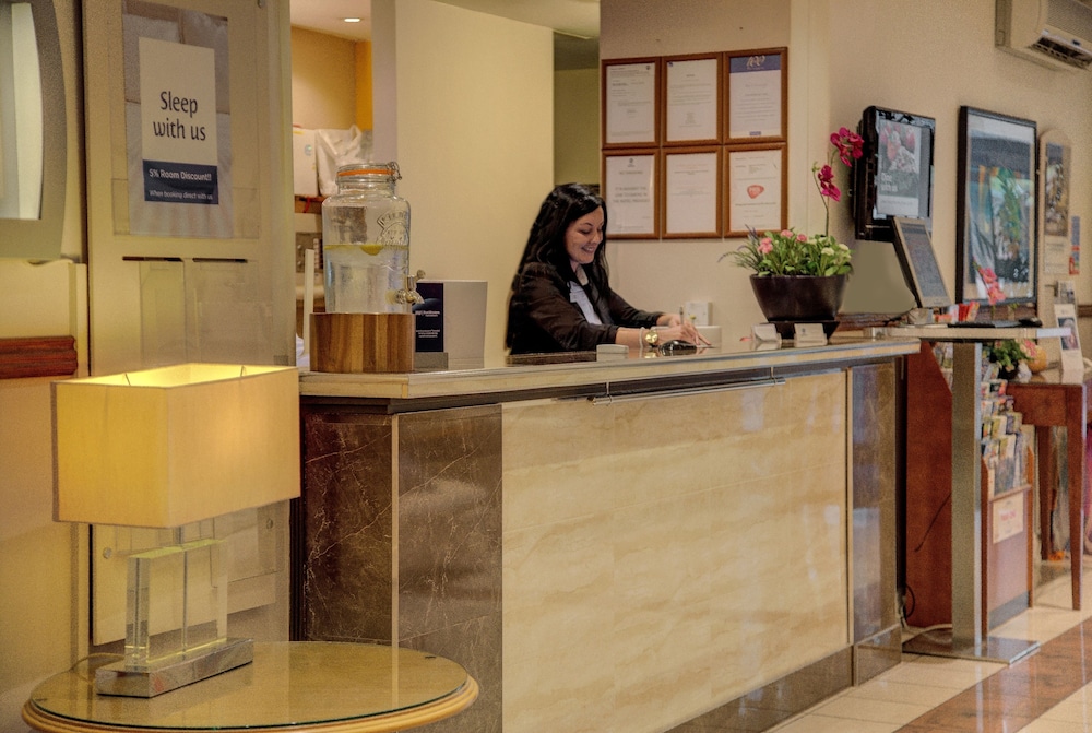 Best Western Welwyn Garden City Homestead Court Hotel 2