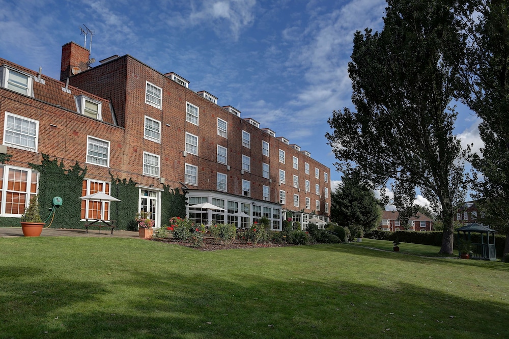 Best Western Welwyn Garden City Homestead Court Hotel 1