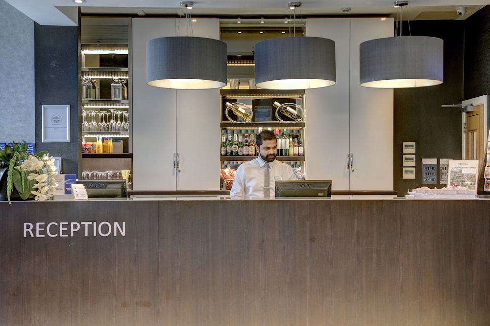 Spark by Hilton London Chiswick 3