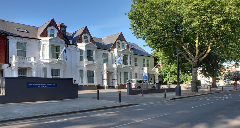 Spark by Hilton London Chiswick 1