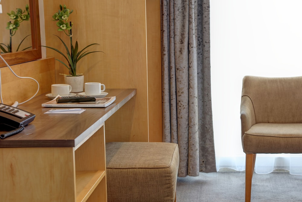 Spark by Hilton London Chiswick 6