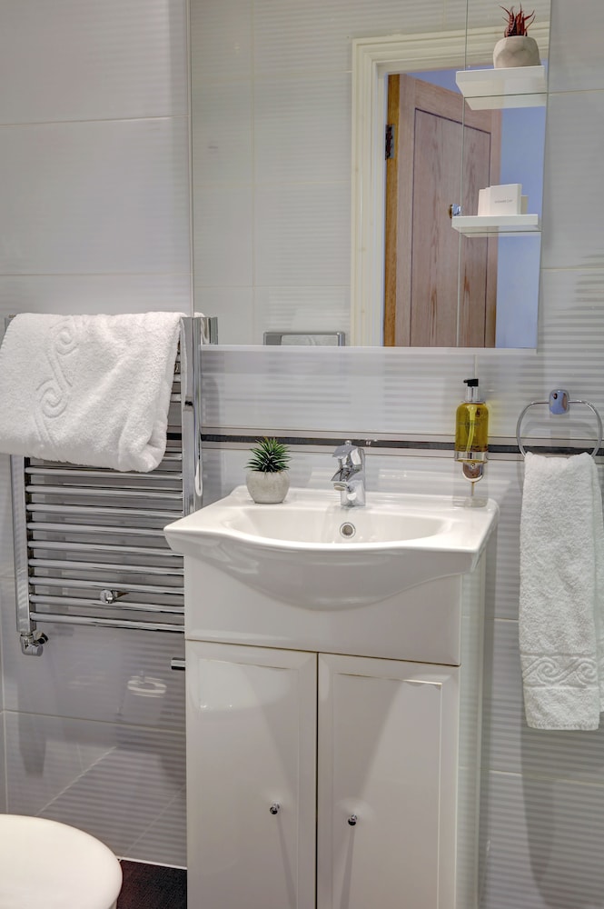 Spark by Hilton London Chiswick 7