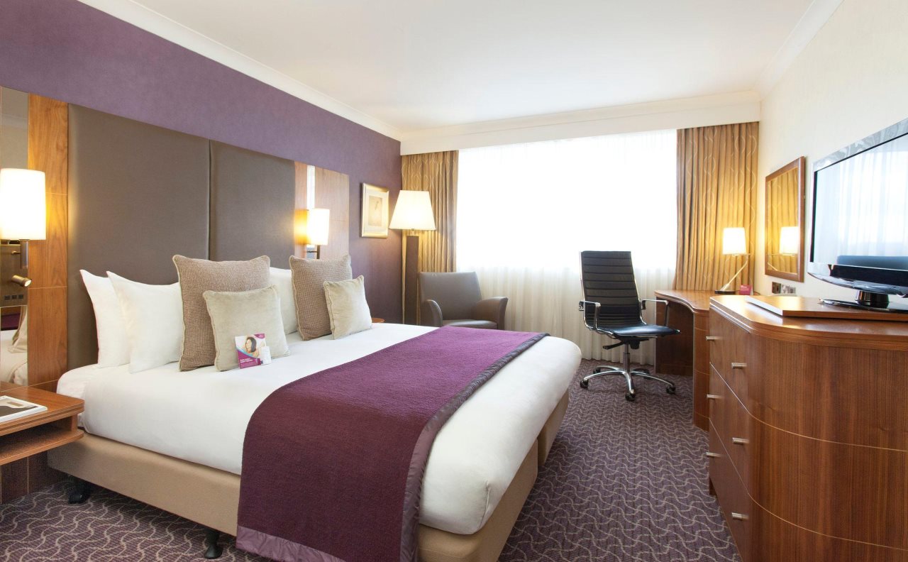 Village Hotel - Reading 6