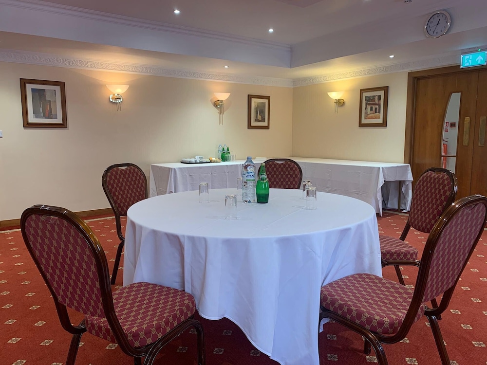 Savera Hotel South Ruislip 14