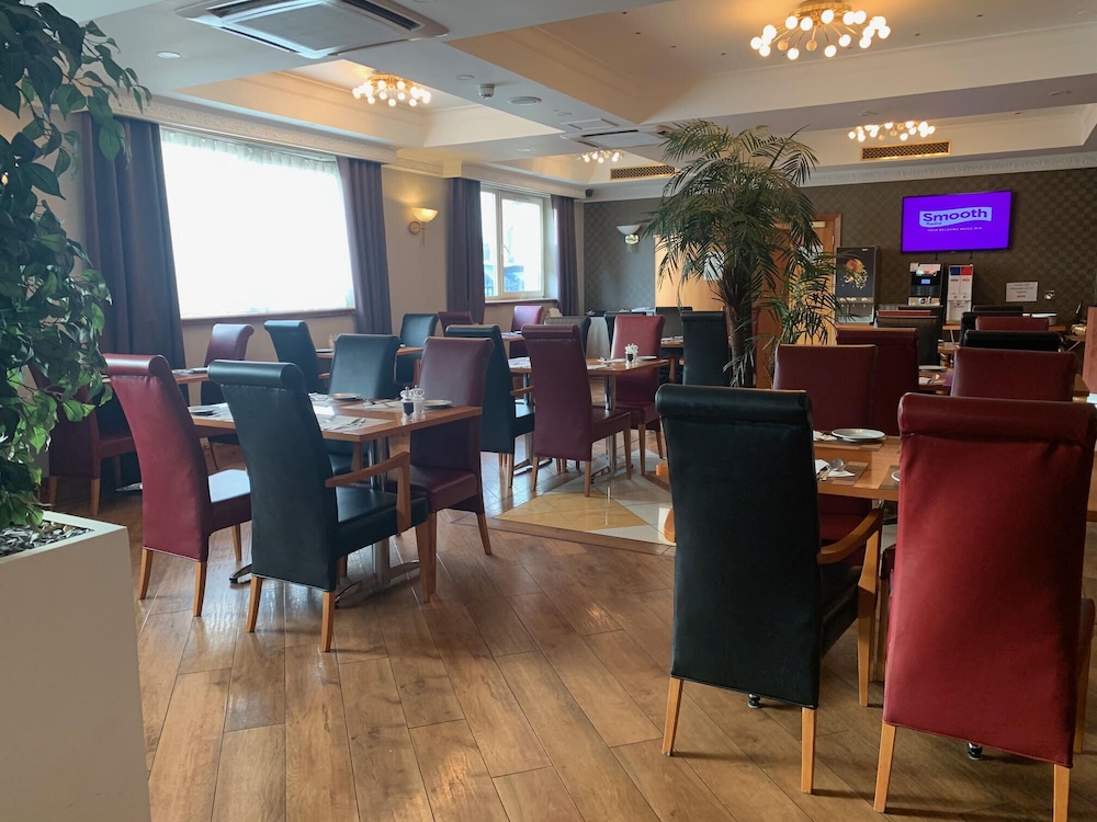 Savera Hotel South Ruislip 10