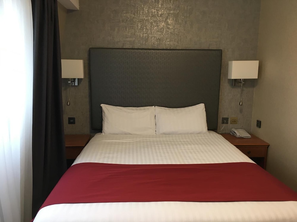 Savera Hotel South Ruislip 6