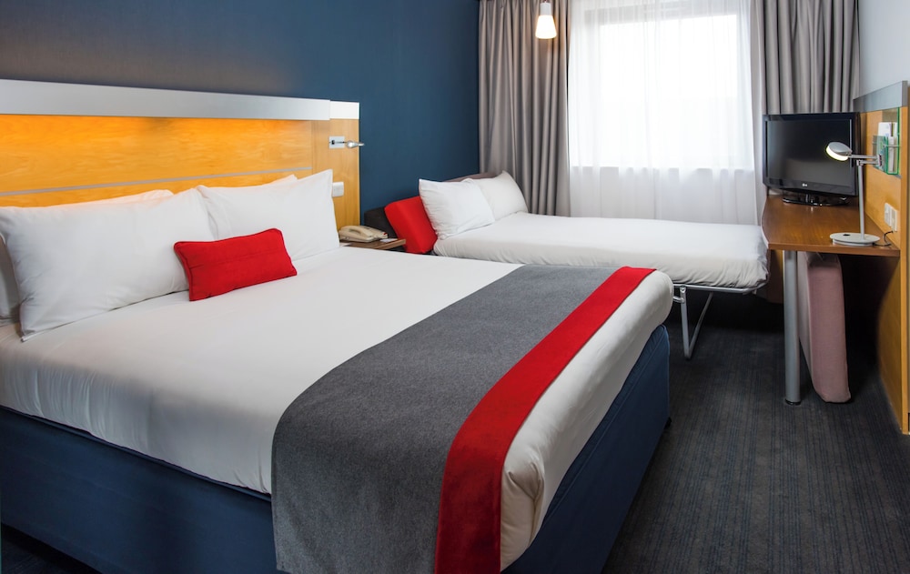Holiday Inn Express Stevenage 3