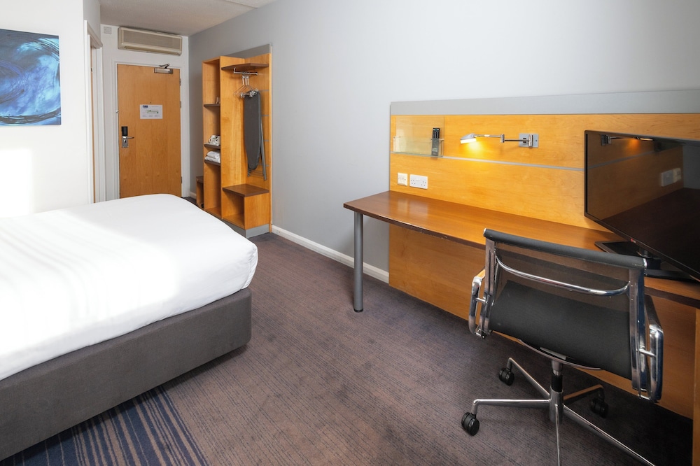 Holiday Inn Express Stevenage 21