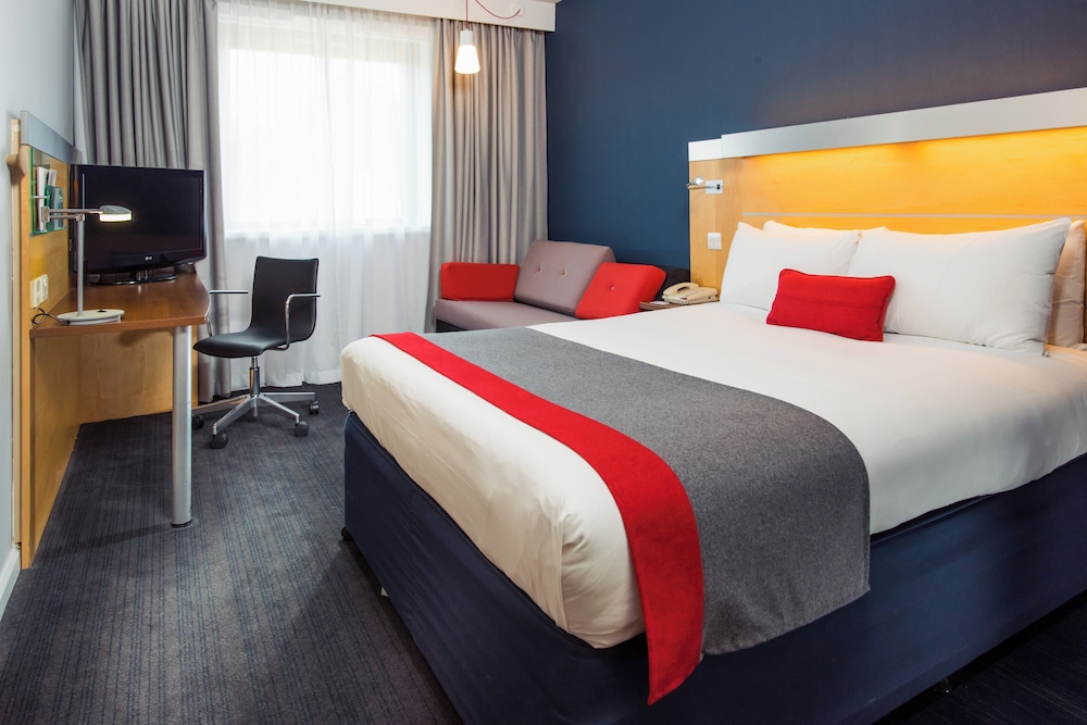 Holiday Inn Express Stevenage 4
