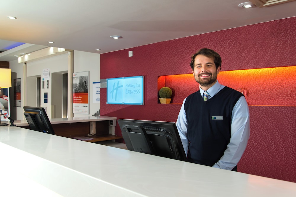 Holiday Inn Express Stevenage 2
