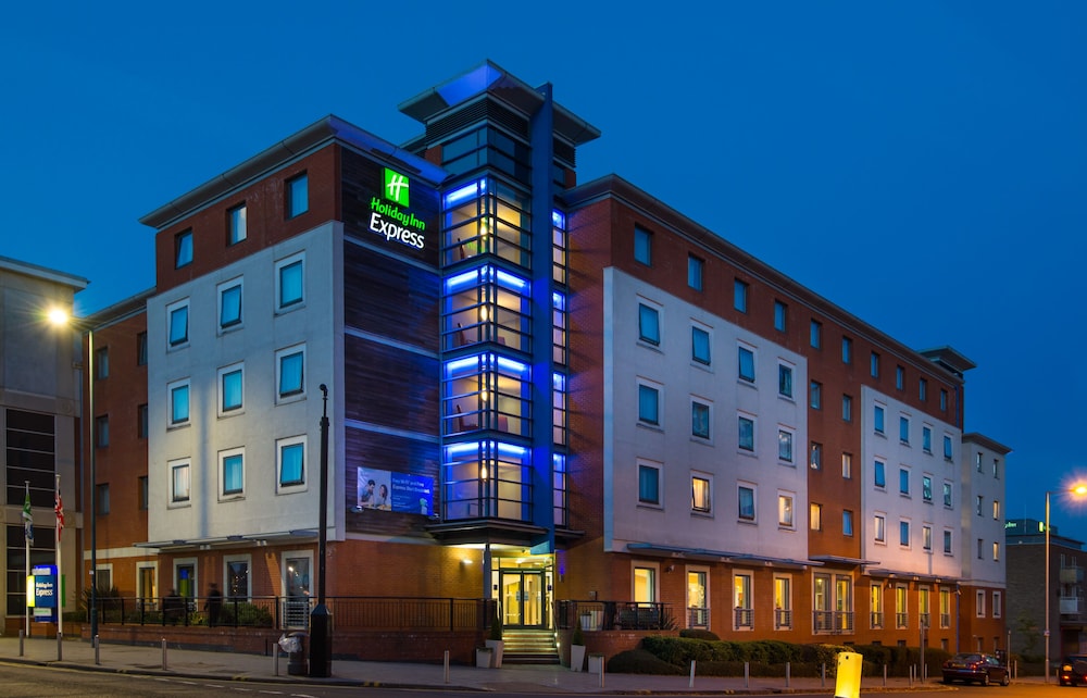 Holiday Inn Express Stevenage 1