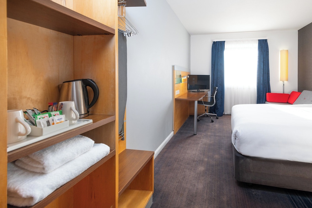 Holiday Inn Express Stevenage 18