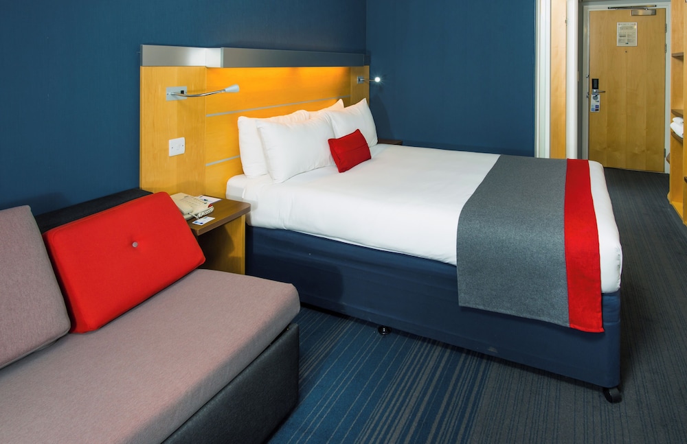 Holiday Inn Express Stevenage 7