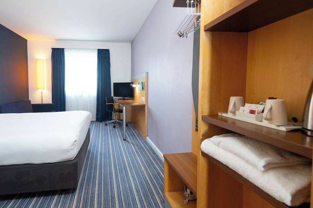 Holiday Inn Express Stevenage 14